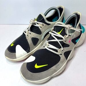 Used Women’s Nike Black and Gray Sneakers